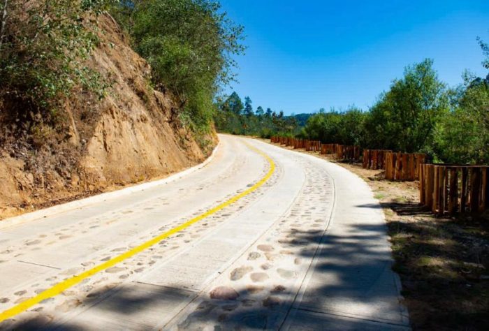 SCT trabaja en la pavimentación de 136 caminos de municipios de Oaxaca