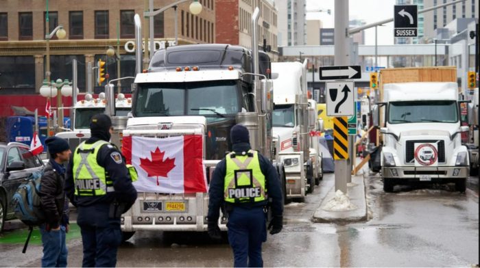 Producción de plantas automotrices en Canadá continúa afectada por protestas
