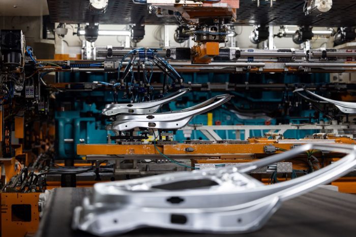 Audi: robots, realidad virtual y simulaciones 3D para modificar su producción