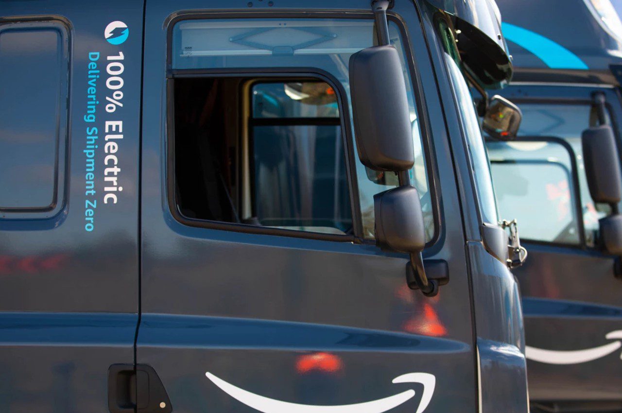 Amazon invertirá más de mil millones de euros para electrificar su red de transporte europea