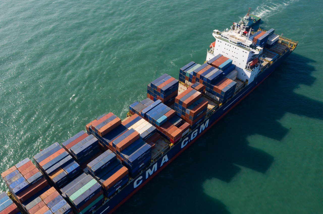 Aumenta tráfico de contenedores en puertos chinos