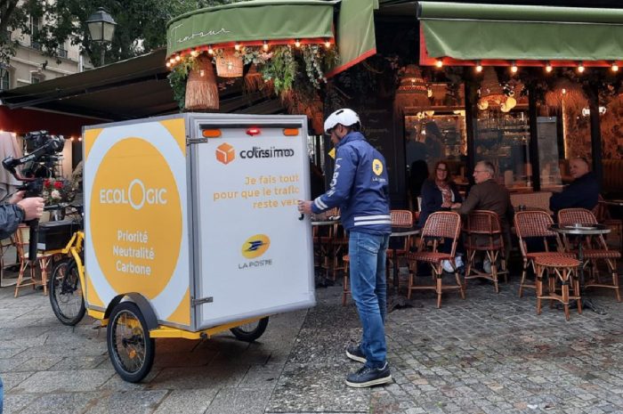 Servicio postal francés usa bicicletas de carga para reducir emisiones contaminantes